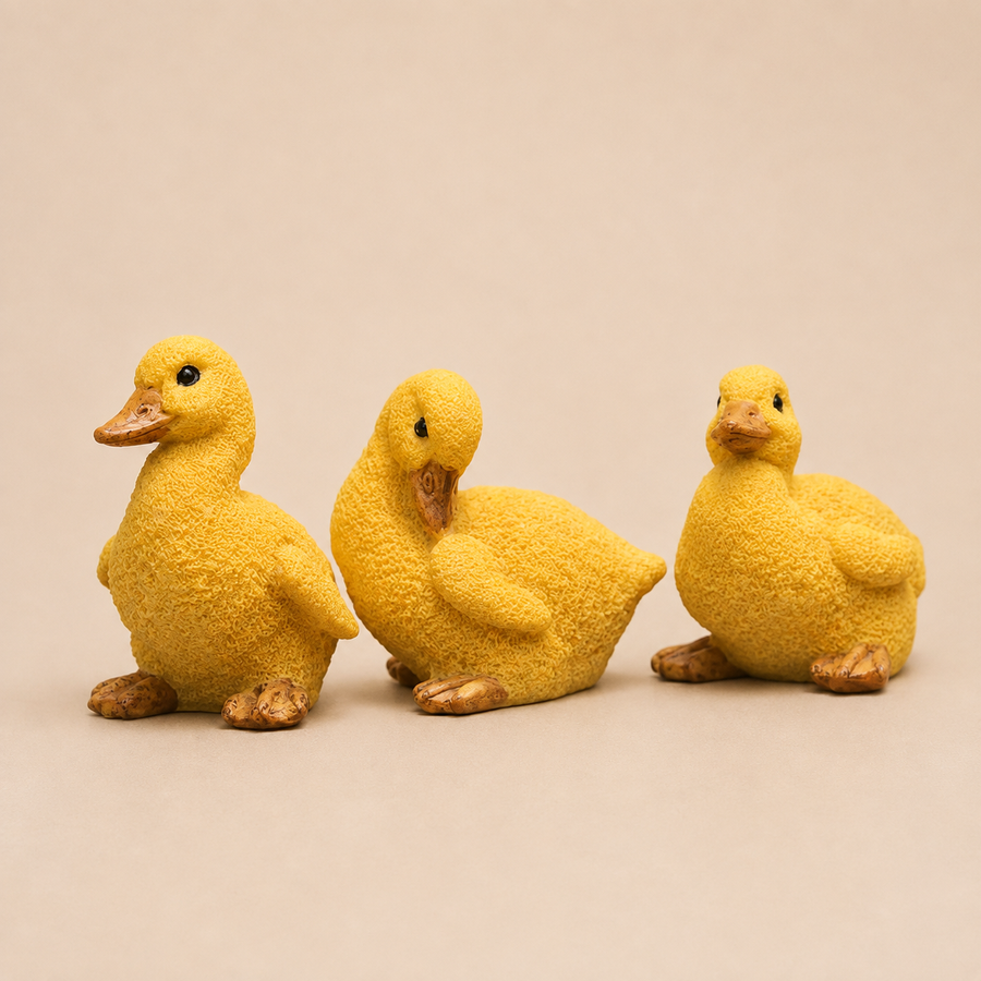 Set van 3 gele eendjes beeldjes van ongeveer 6 cm in verschillende houdingen
