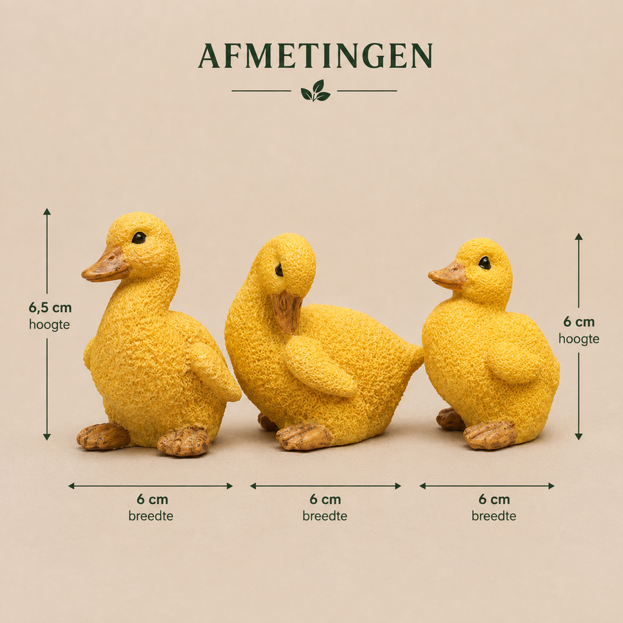 Afmetingen eendjes beeldjes: 6,5 cm en tweemaal 6 cm hoog, 6 cm breed