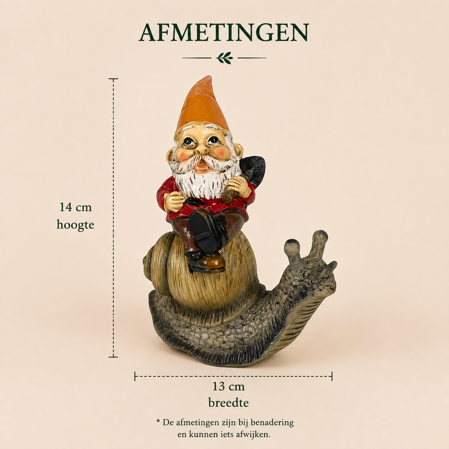 Afmetingen tuinkabouter op slak: 14 cm hoog en 13 cm lang