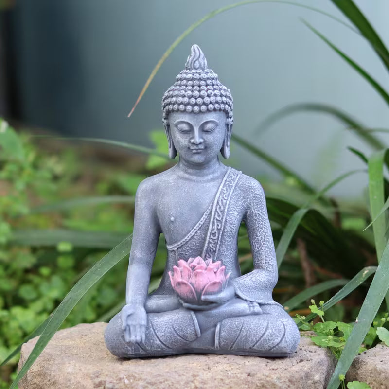 Boeddha Tuinbeeld in Lotushouding – Zenbeeld met Lotusbloem