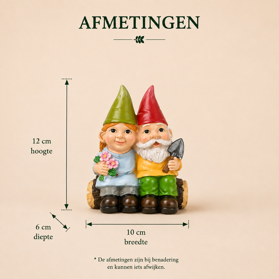Afmetingen kabouterpaar op boomstam: 12 cm hoog, 10 cm breed en 6 cm diep