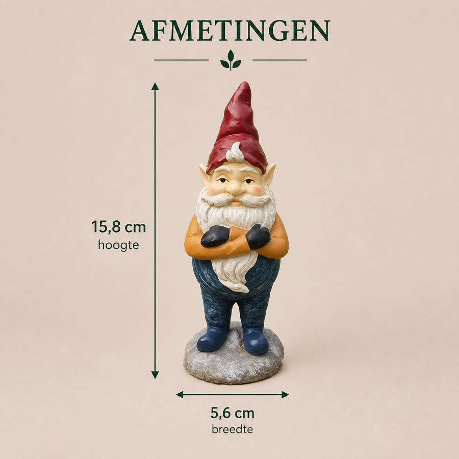Afmetingen tuinkabouter met gekruiste armen: 15,8 cm hoog en 5,6 cm breed